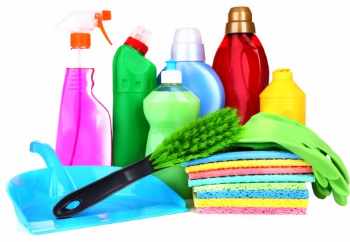 Professional upholstery cleaning for a fabric sofa in SE19